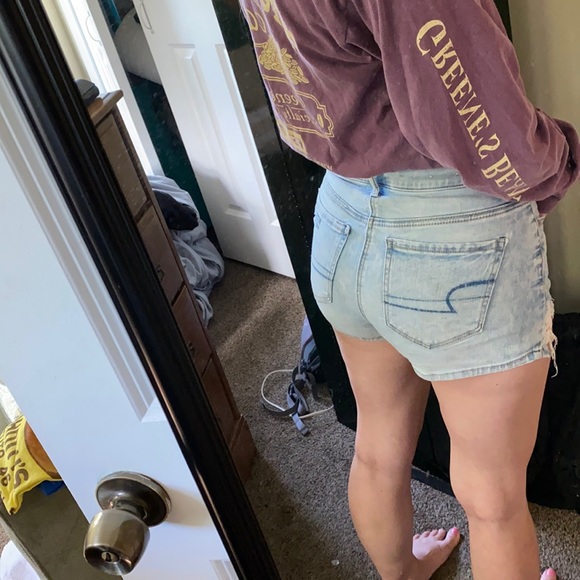 American Eagle High Waisted Short Shorts - Picture 6 of 6